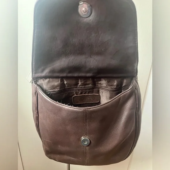 Vintage Tignanello Chocolate Brown Leather Bag - Picture 5 of 15